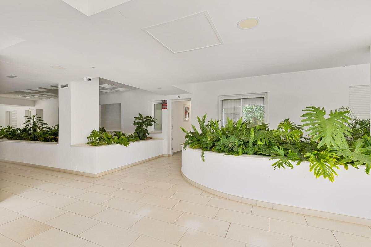 3 Bed Apartment for sale in Benalmadena Costa Costa Del Sol, Málaga, Spain