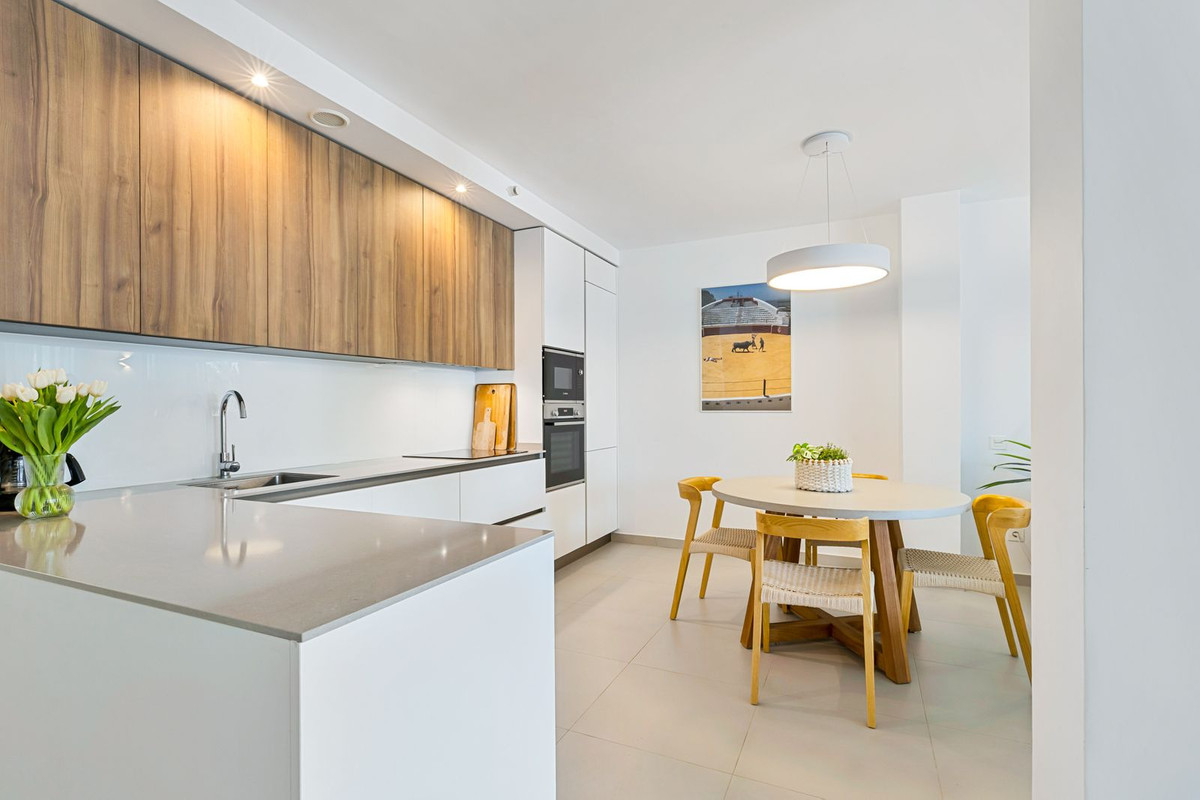3 Bed Apartment for sale in Benalmadena Costa Costa Del Sol, Málaga, Spain