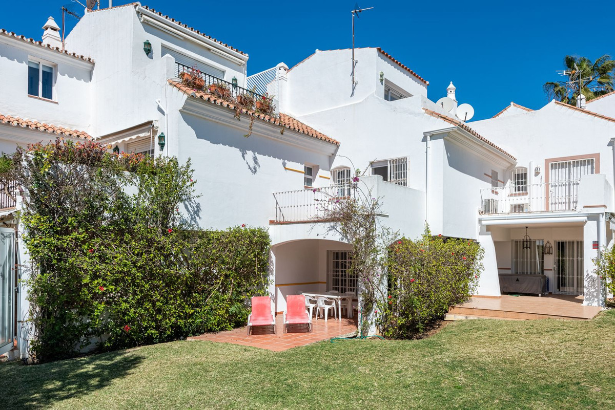 4 Bed Townhouse for sale in Atalaya Costa Del Sol, Málaga, Spain