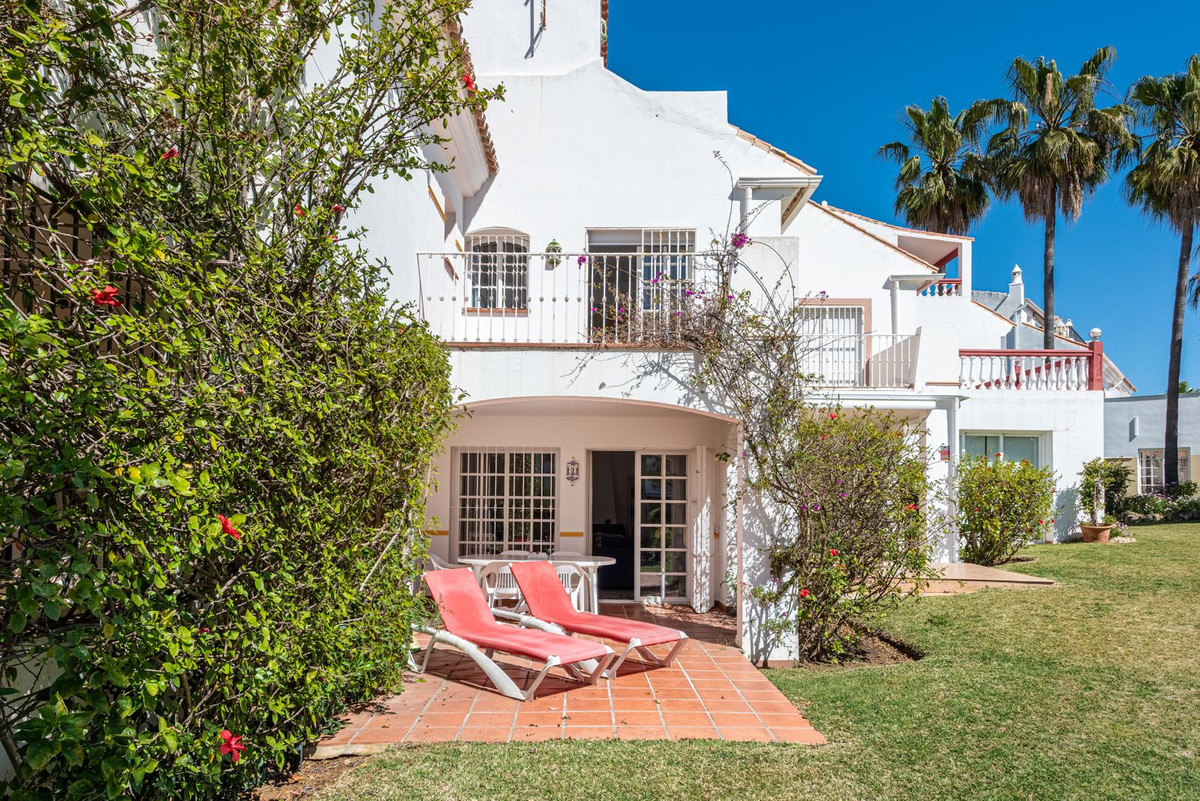 4 Bed Townhouse for sale in Atalaya Costa Del Sol, Málaga, Spain