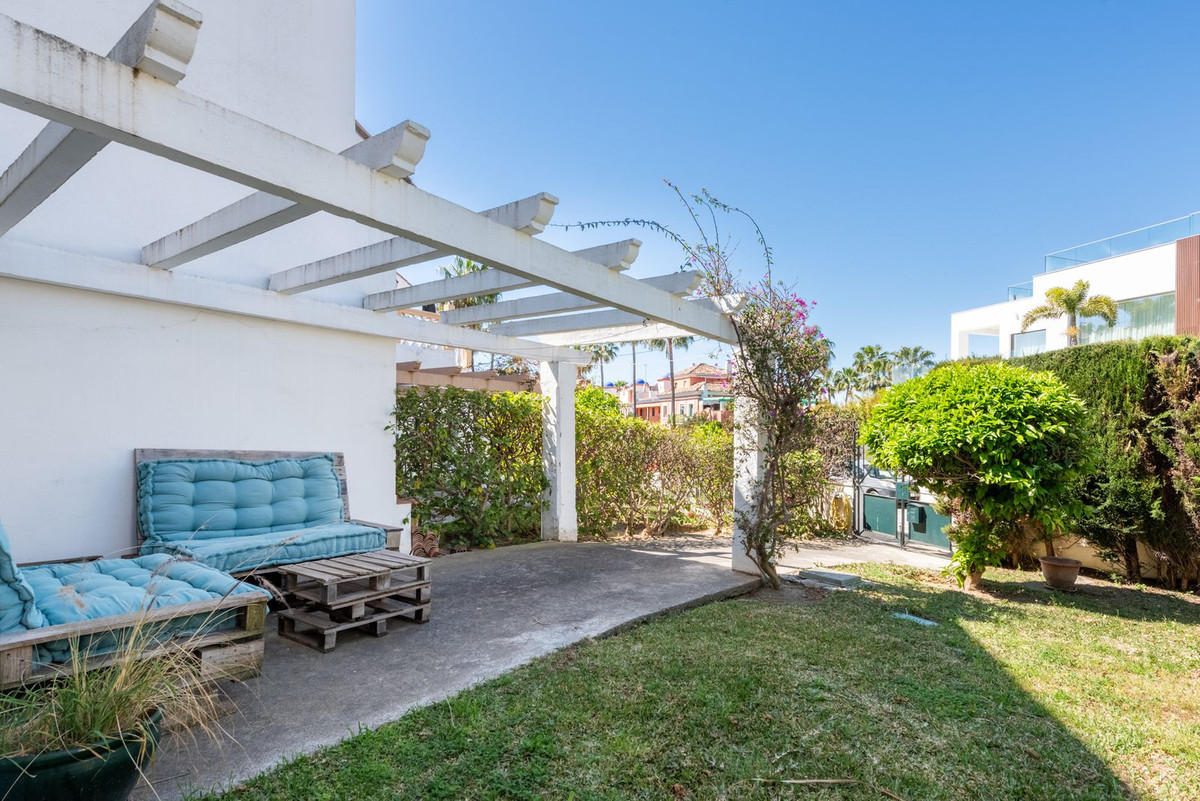 4 Bed Townhouse for sale in Atalaya Costa Del Sol, Málaga, Spain