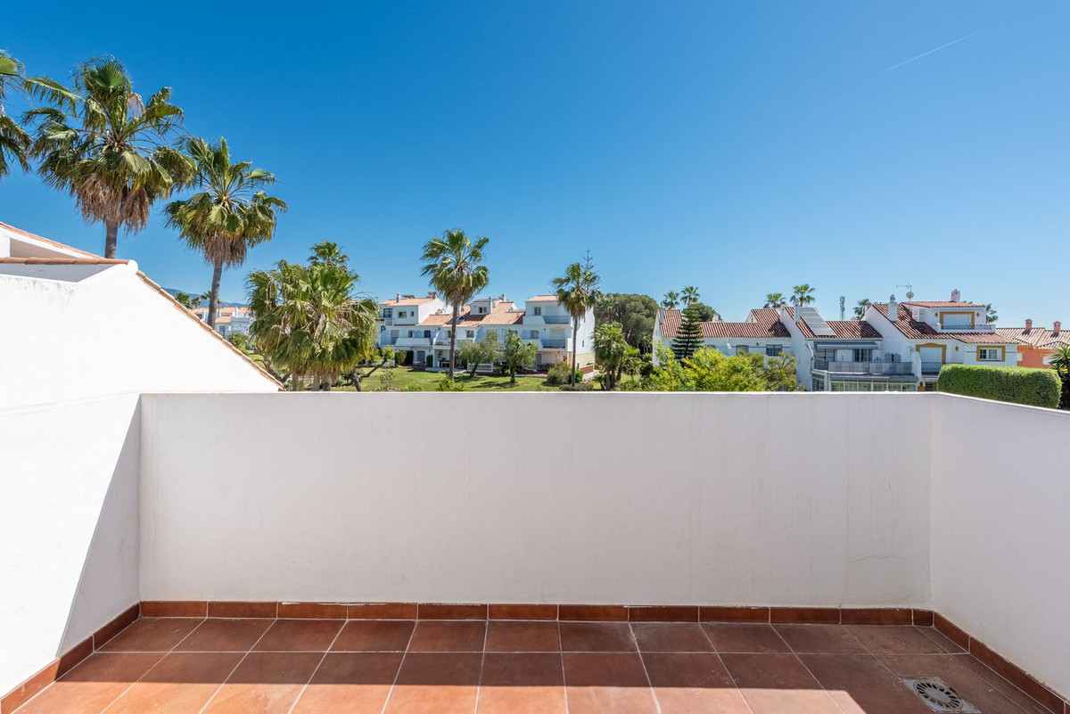 4 Bed Townhouse for sale in Atalaya Costa Del Sol, Málaga, Spain