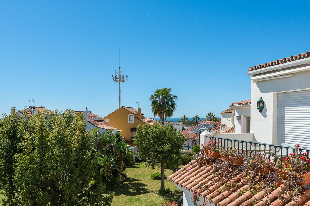 4 Bed Townhouse for sale in Atalaya Costa Del Sol, Málaga, Spain