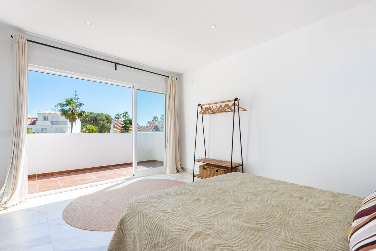 4 Bed Townhouse for sale in Atalaya Costa Del Sol, Málaga, Spain
