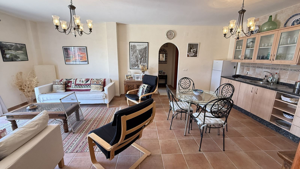 4 Bed Townhouse for sale in Alora Costa Del Sol, Málaga, Spain