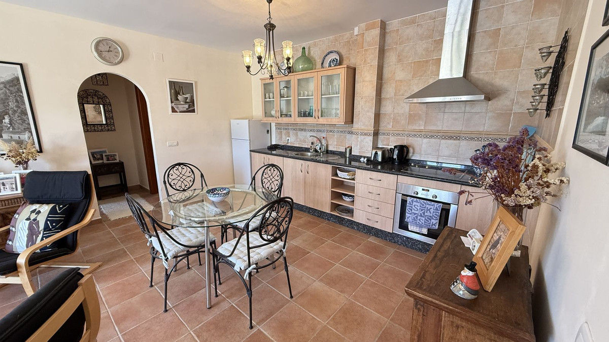 4 Bed Townhouse for sale in Alora Costa Del Sol, Málaga, Spain