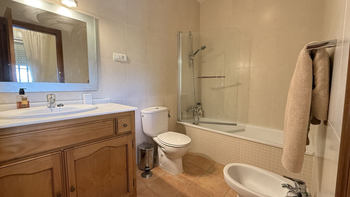 4 Bed Townhouse for sale in Alora Costa Del Sol, Málaga, Spain