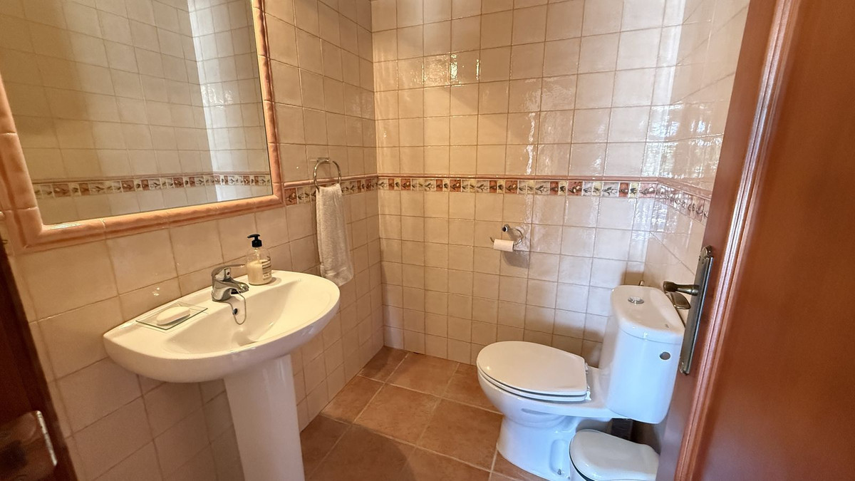 4 Bed Townhouse for sale in Alora Costa Del Sol, Málaga, Spain