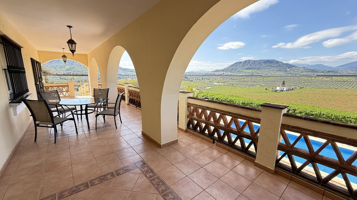 4 Bed Townhouse for sale in Alora Costa Del Sol, Málaga, Spain