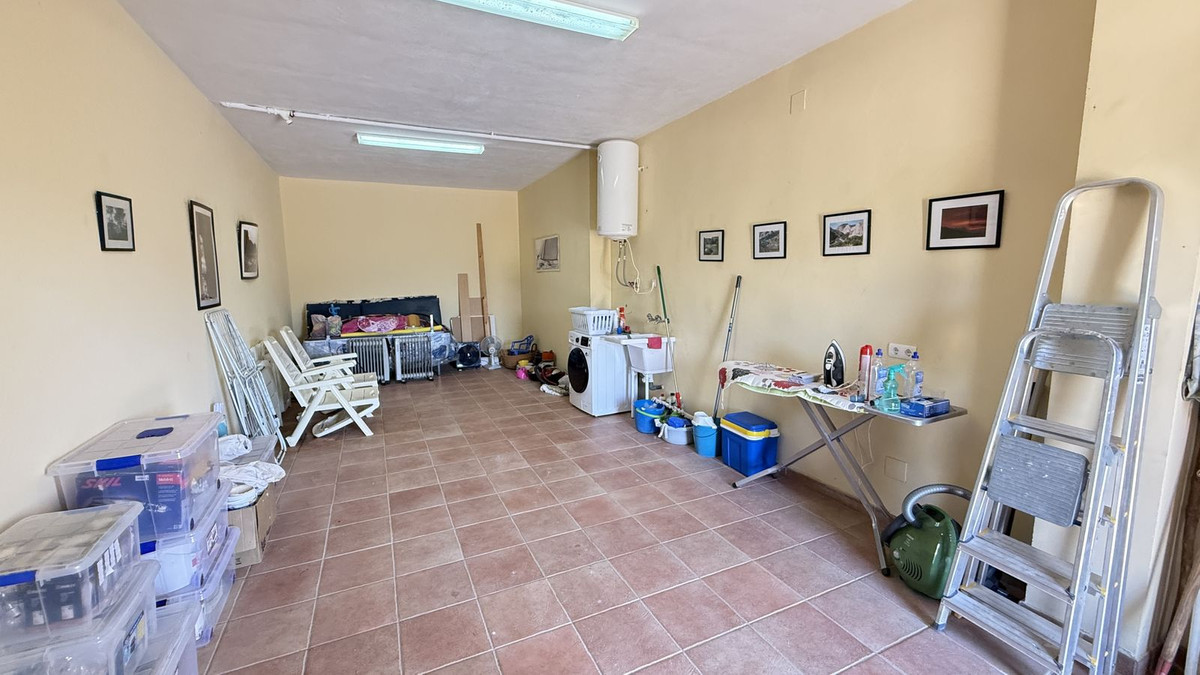 4 Bed Townhouse for sale in Alora Costa Del Sol, Málaga, Spain
