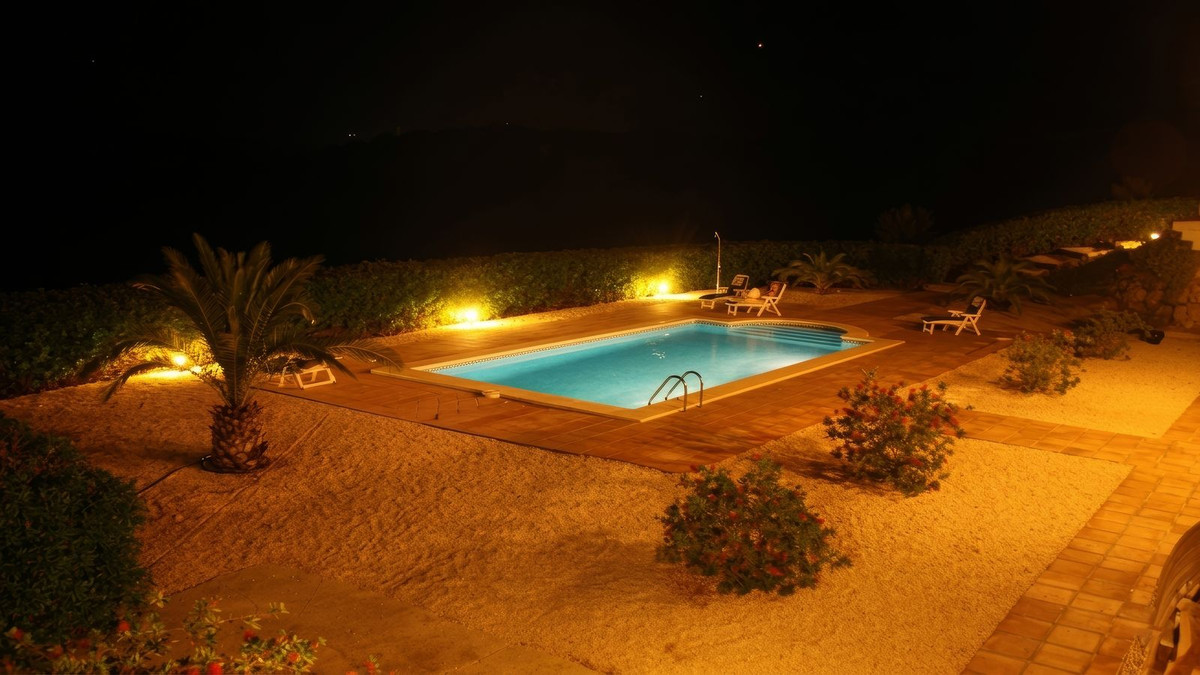 4 Bed Townhouse for sale in Alora Costa Del Sol, Málaga, Spain