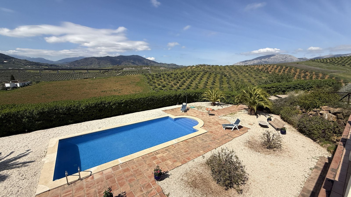 4 Bed Townhouse for sale in Alora Costa Del Sol, Málaga, Spain