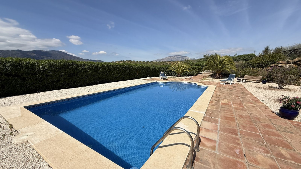4 Bed Townhouse for sale in Alora Costa Del Sol, Málaga, Spain