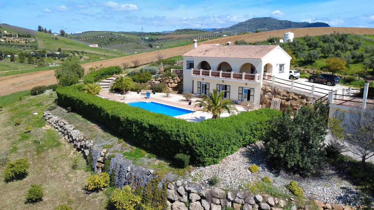 4 Bed Townhouse for sale in Alora Costa Del Sol, Málaga, Spain