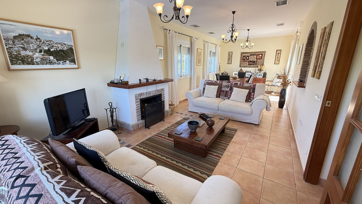 4 Bed Townhouse for sale in Alora Costa Del Sol, Málaga, Spain