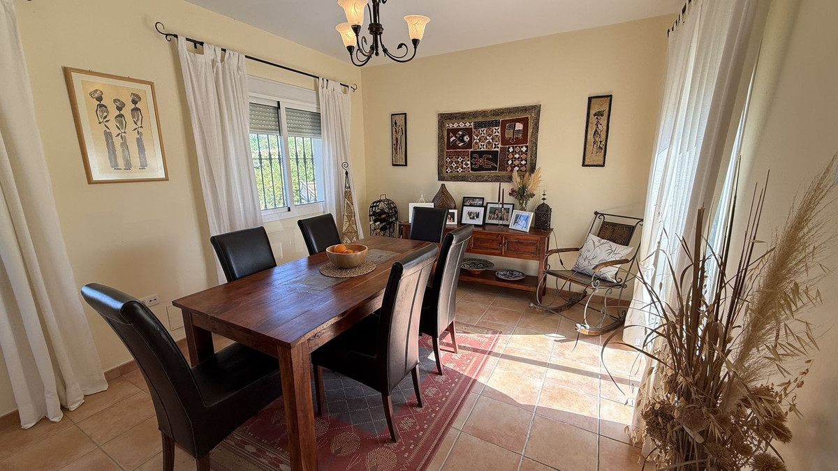 4 Bed Townhouse for sale in Alora Costa Del Sol, Málaga, Spain