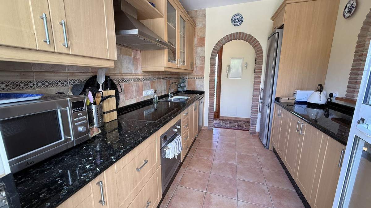 4 Bed Townhouse for sale in Alora Costa Del Sol, Málaga, Spain