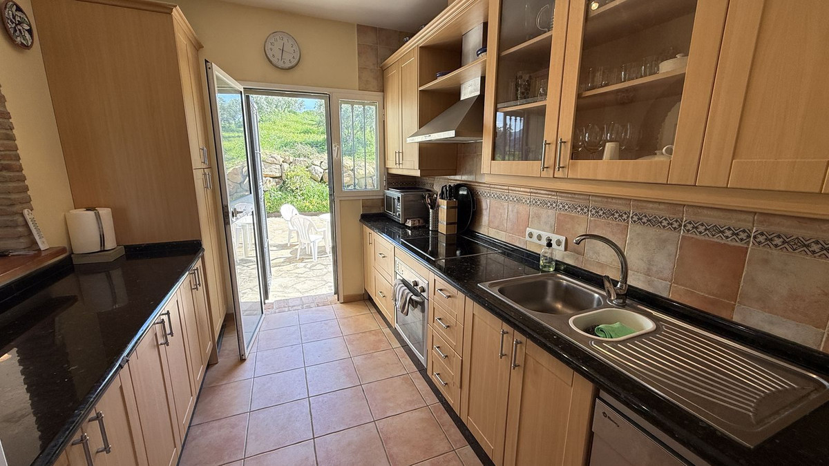4 Bed Townhouse for sale in Alora Costa Del Sol, Málaga, Spain