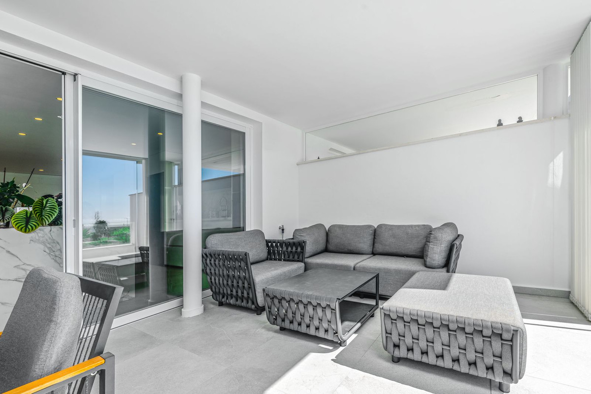 2 Bed Apartment for sale in Benalmadena Costa Costa Del Sol, Málaga, Spain