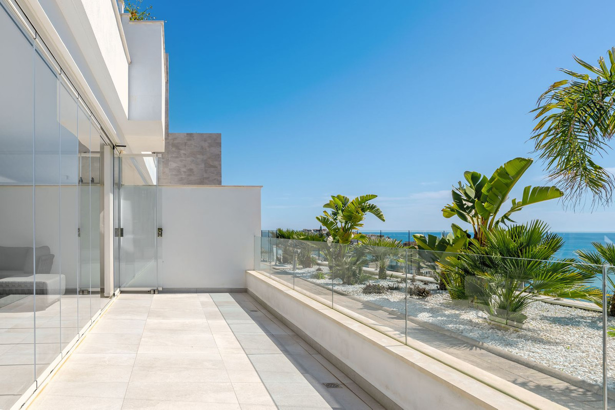 2 Bed Apartment for sale in Benalmadena Costa Costa Del Sol, Málaga, Spain