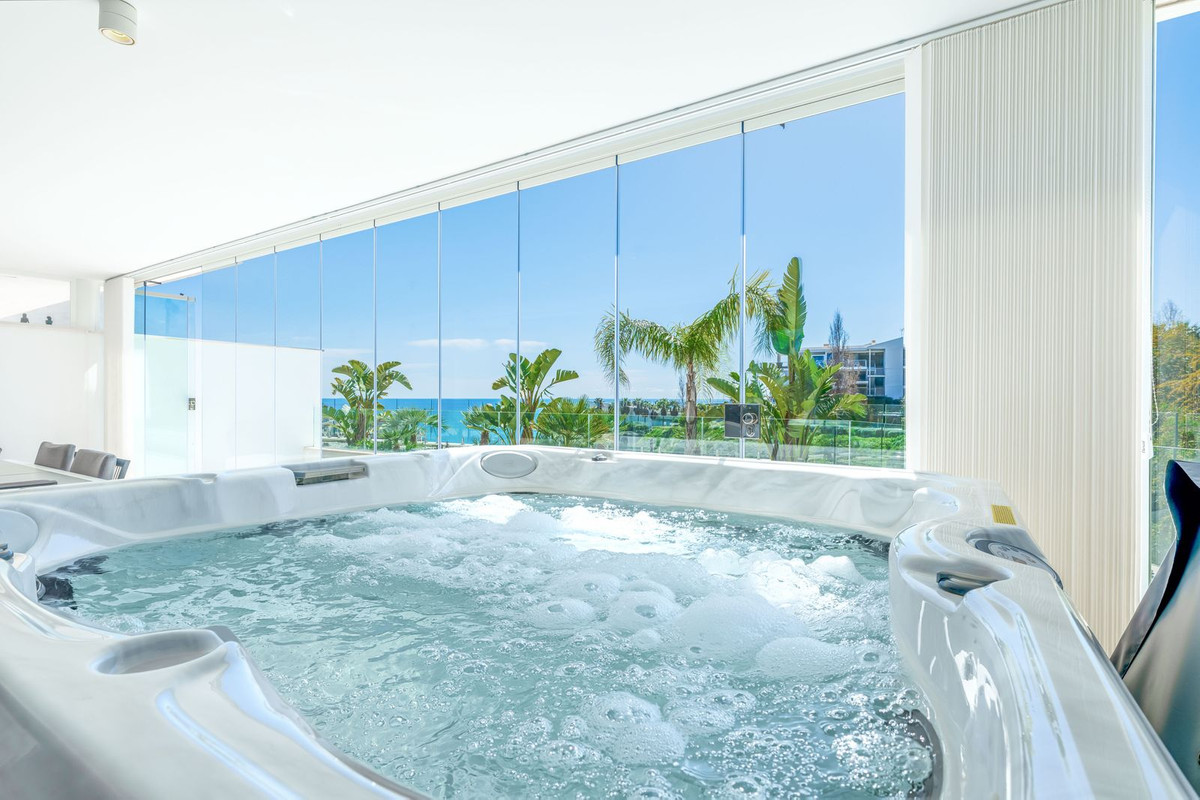 2 Bed Apartment for sale in Benalmadena Costa Costa Del Sol, Málaga, Spain
