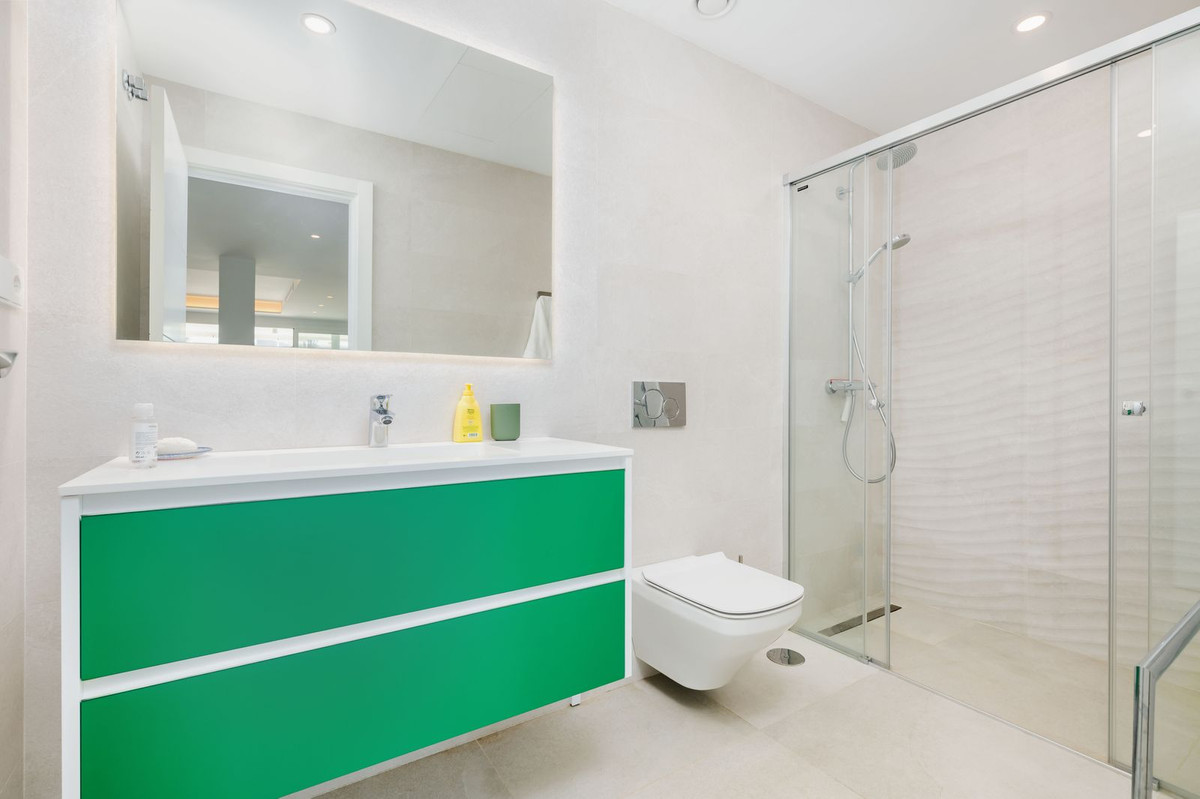 2 Bed Apartment for sale in Benalmadena Costa Costa Del Sol, Málaga, Spain
