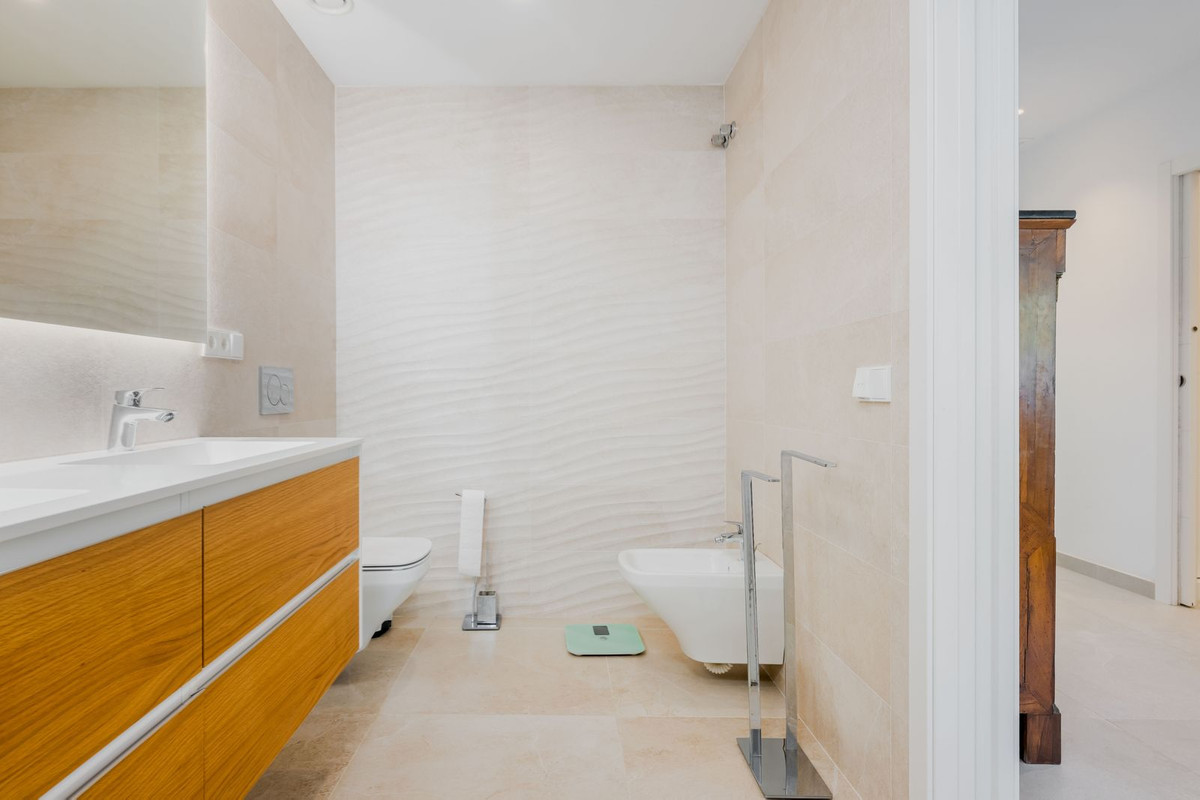 2 Bed Apartment for sale in Benalmadena Costa Costa Del Sol, Málaga, Spain