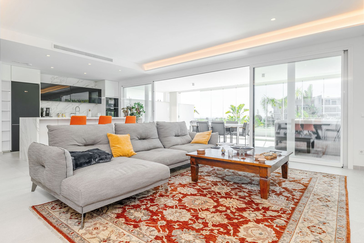 2 Bed Apartment for sale in Benalmadena Costa Costa Del Sol, Málaga, Spain
