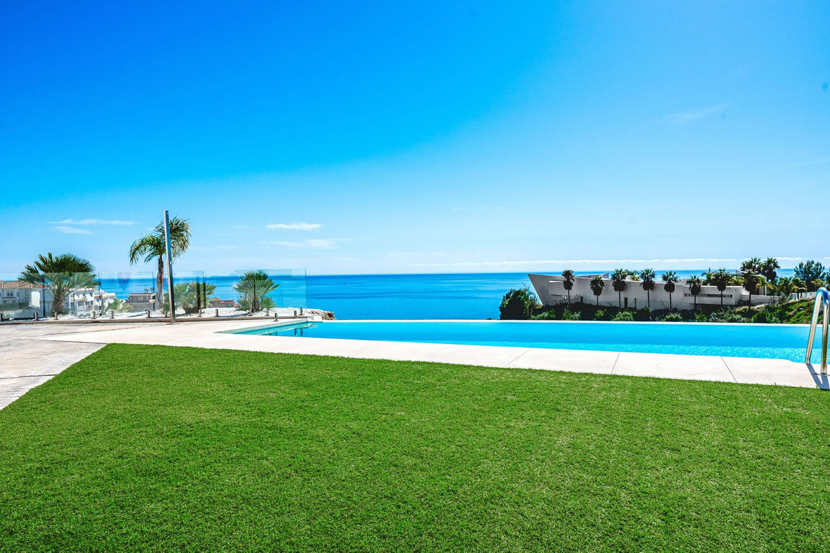 2 Bed Apartment for sale in Benalmadena Costa Costa Del Sol, Málaga, Spain