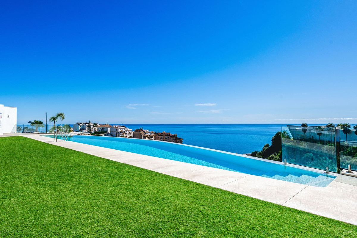 2 Bed Apartment for sale in Benalmadena Costa Costa Del Sol, Málaga, Spain