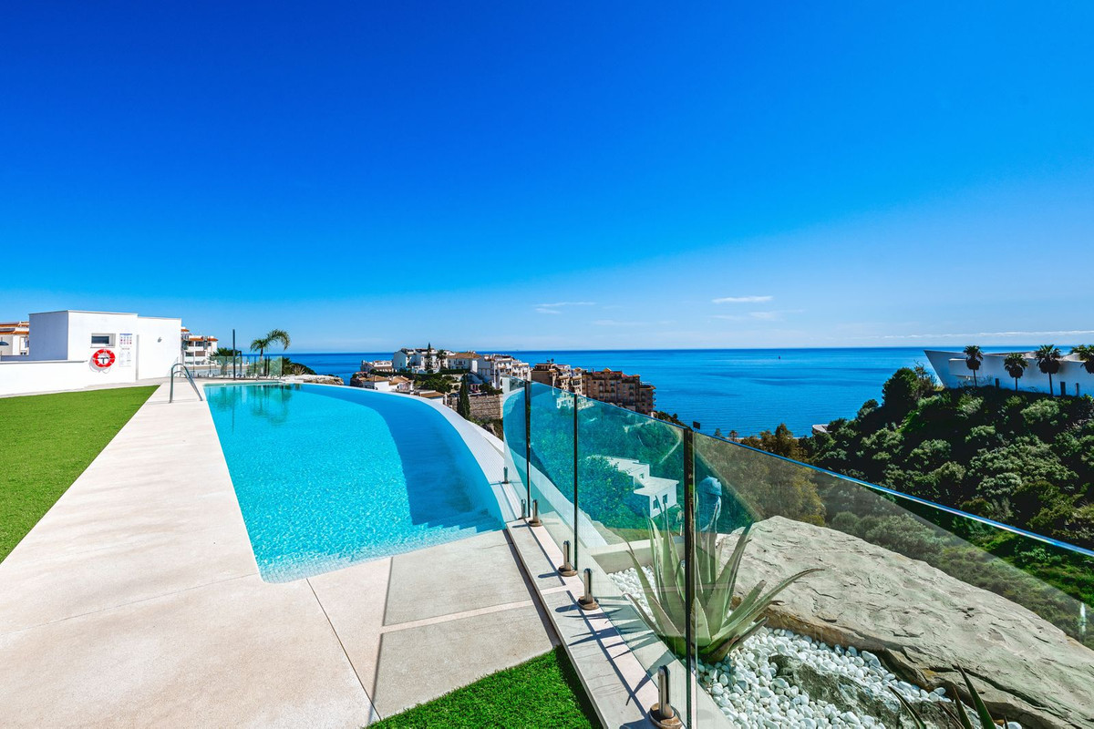 2 Bed Apartment for sale in Benalmadena Costa Costa Del Sol, Málaga, Spain
