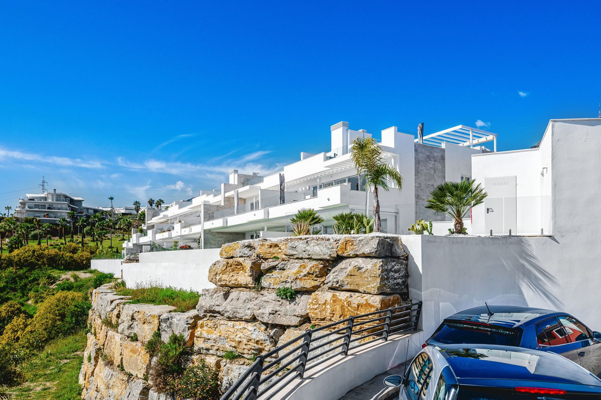 2 Bed Apartment for sale in Benalmadena Costa Costa Del Sol, Málaga, Spain