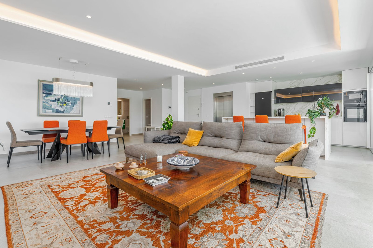2 Bed Apartment for sale in Benalmadena Costa Costa Del Sol, Málaga, Spain