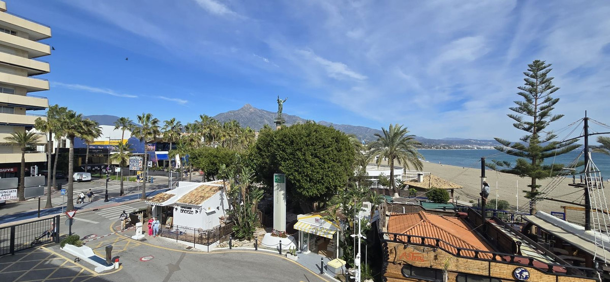 1 Bed Apartment for sale in Puerto Banús Costa Del Sol, Málaga, Spain