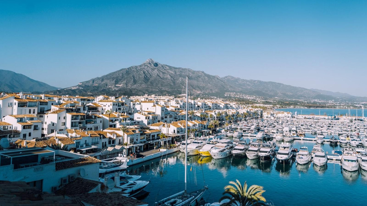 1 Bed Apartment for sale in Puerto Banús Costa Del Sol, Málaga, Spain