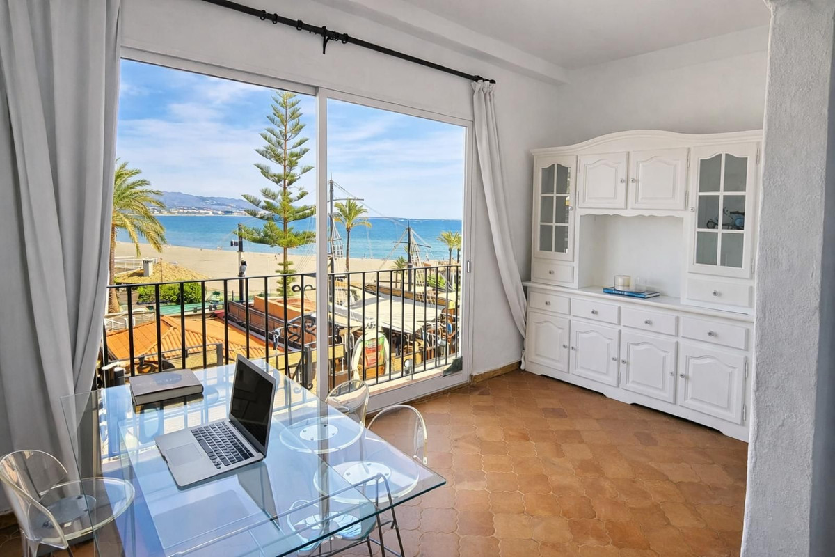 1 Bed Apartment for sale in Puerto Banús Costa Del Sol, Málaga, Spain