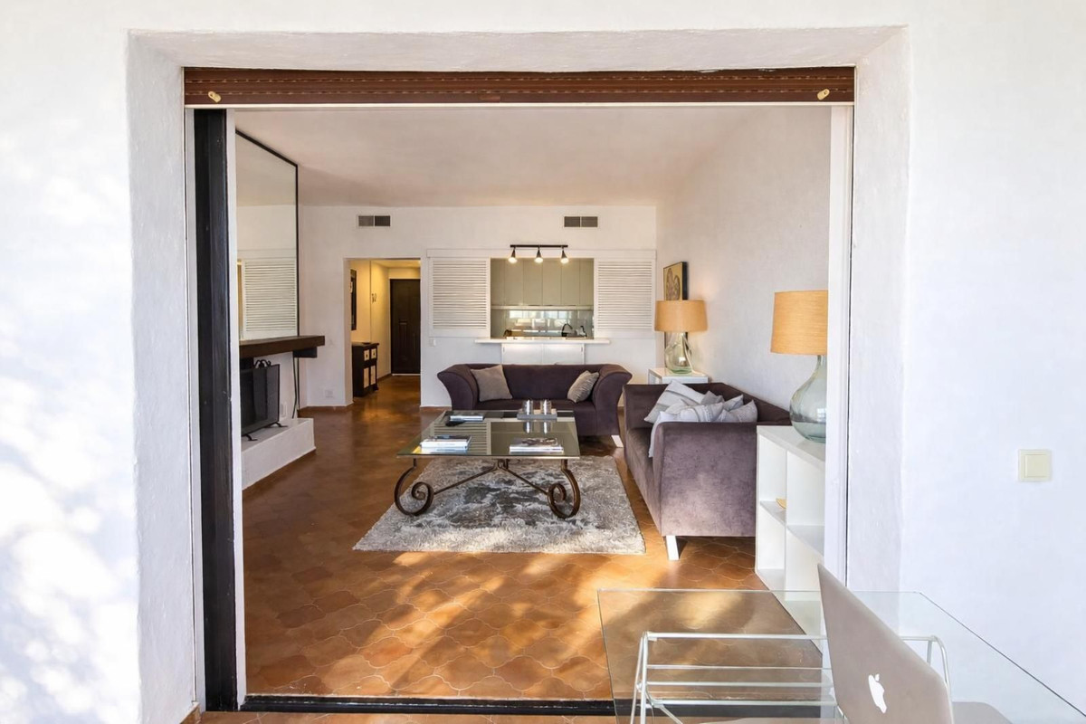 1 Bed Apartment for sale in Puerto Banús Costa Del Sol, Málaga, Spain