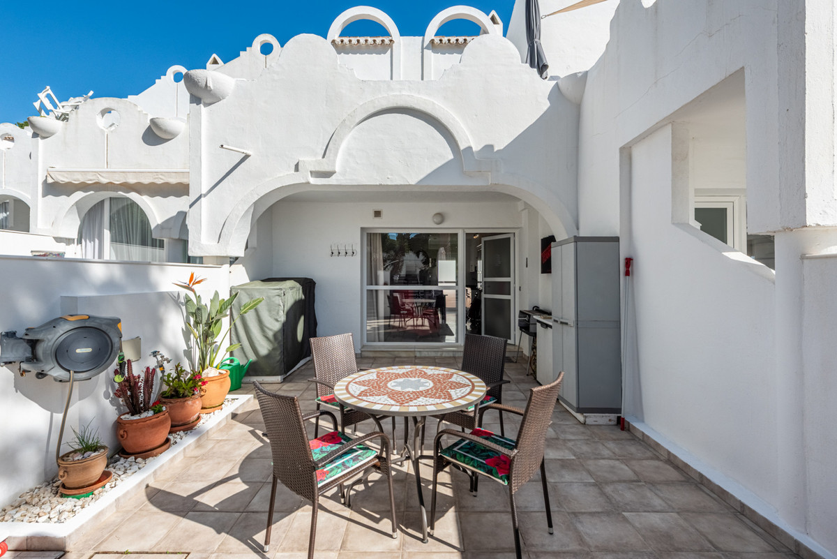 2 Bed Townhouse for sale in Cabopino Costa Del Sol, Málaga, Spain