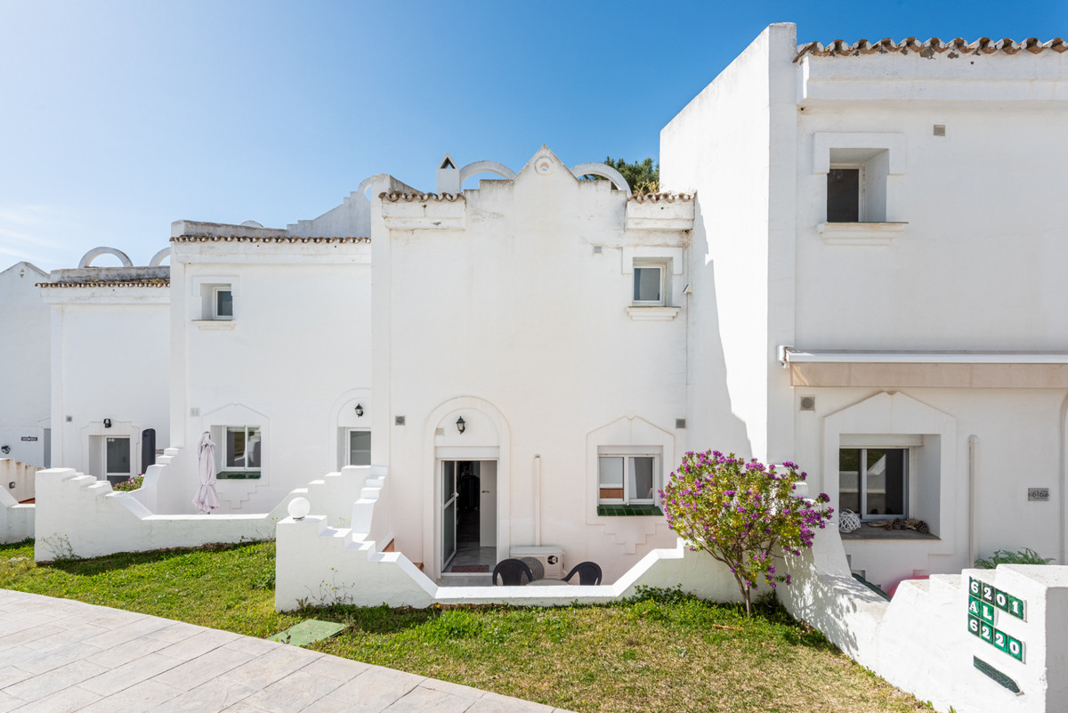 2 Bed Townhouse for sale in Cabopino Costa Del Sol, Málaga, Spain