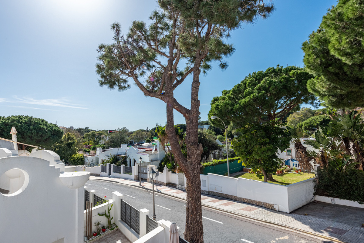 2 Bed Townhouse for sale in Cabopino Costa Del Sol, Málaga, Spain