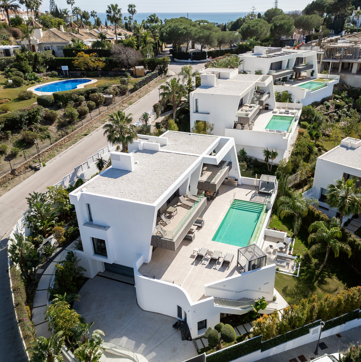 6 Bed Townhouse for sale in El Paraiso Costa Del Sol, Málaga, Spain