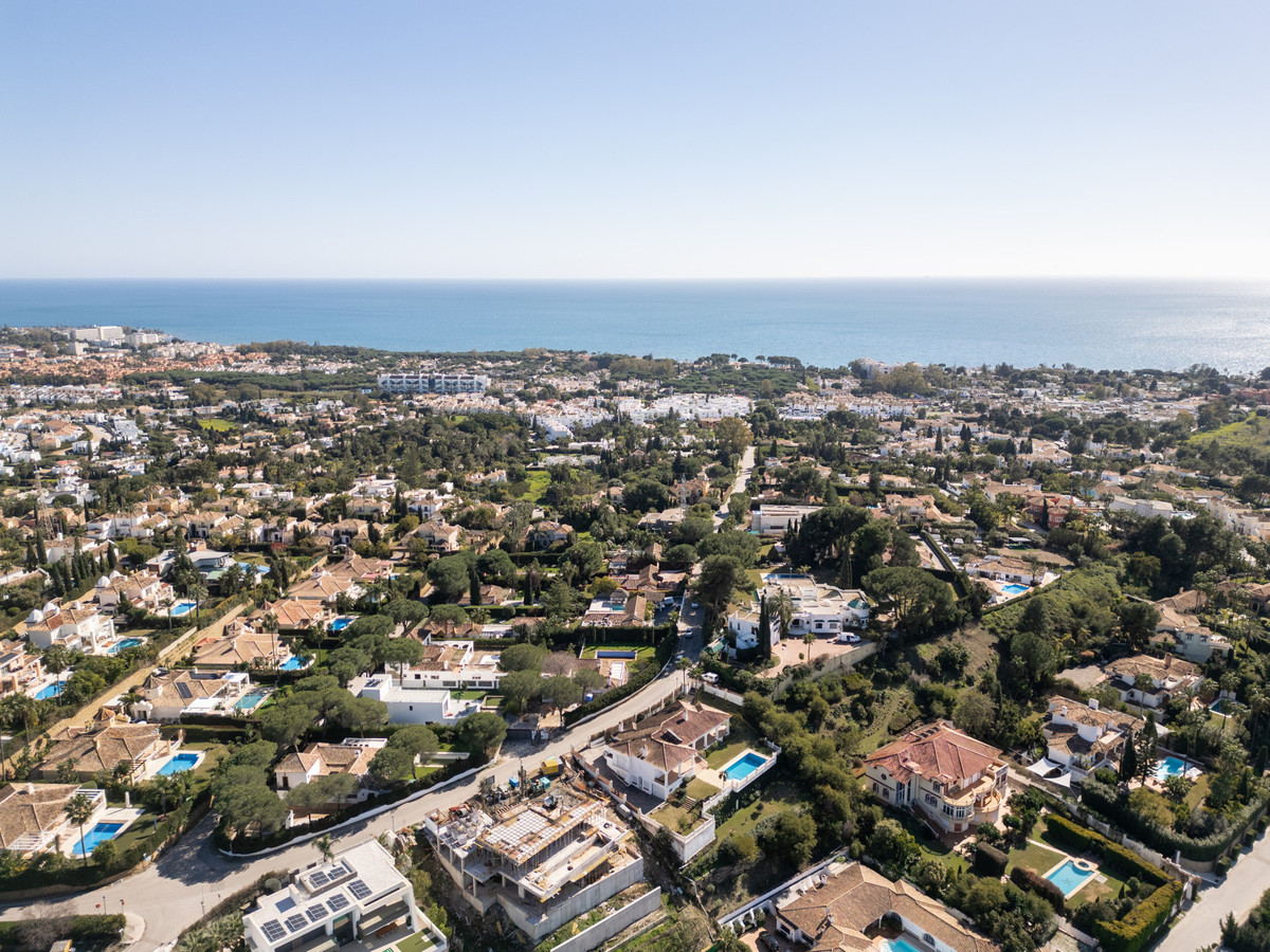 6 Bed Townhouse for sale in El Paraiso Costa Del Sol, Málaga, Spain