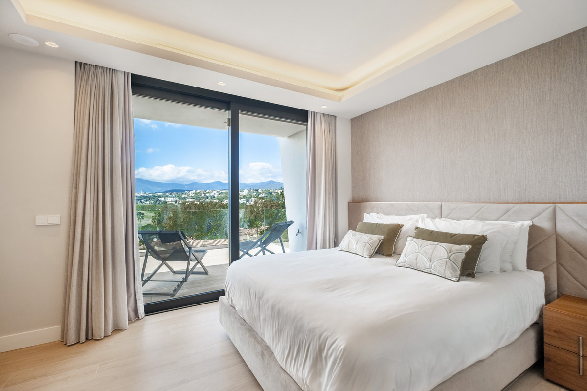 6 Bed Townhouse for sale in El Paraiso Costa Del Sol, Málaga, Spain