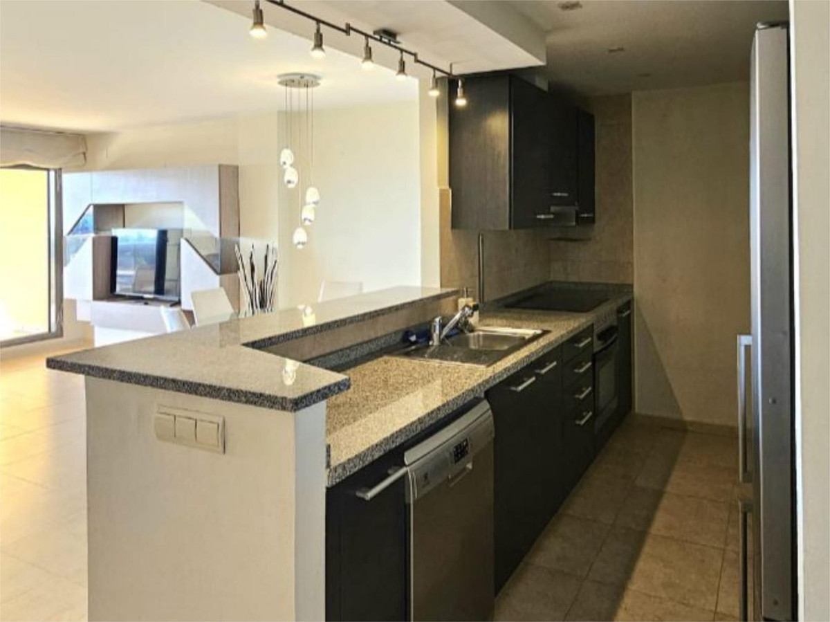 Se vende Apartamento Planta Media de 3 dormitorios en Costa Del Sol, Málaga, España