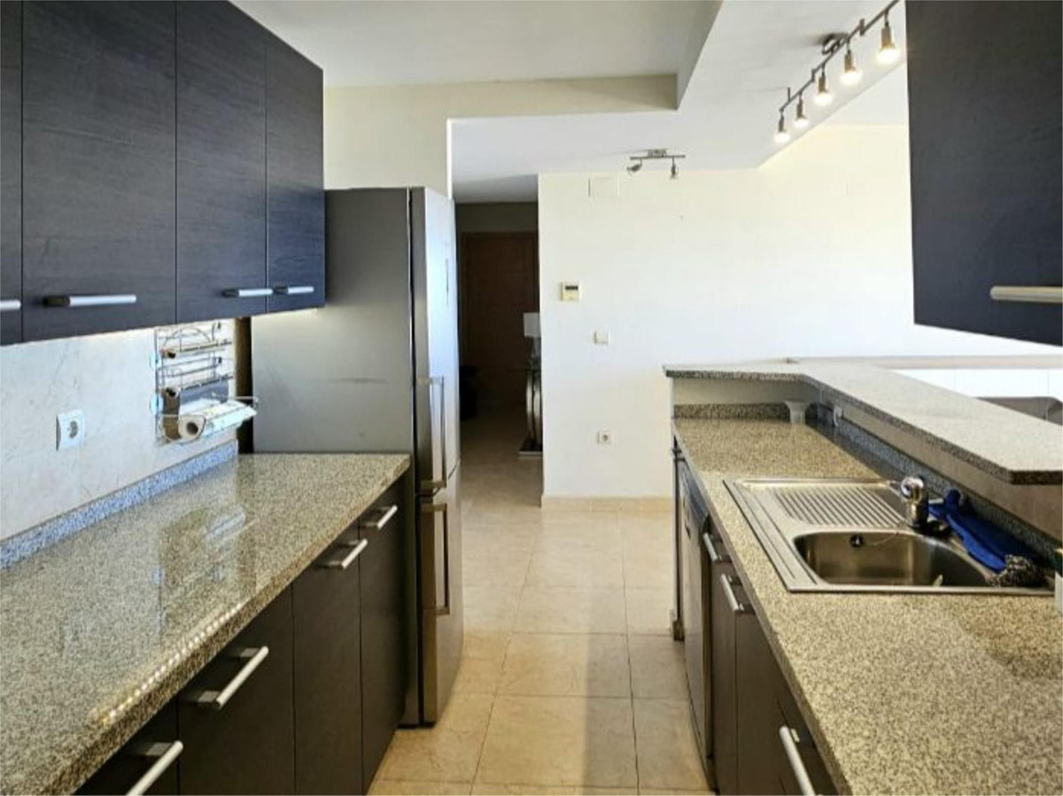 Se vende Apartamento Planta Media de 3 dormitorios en Costa Del Sol, Málaga, España