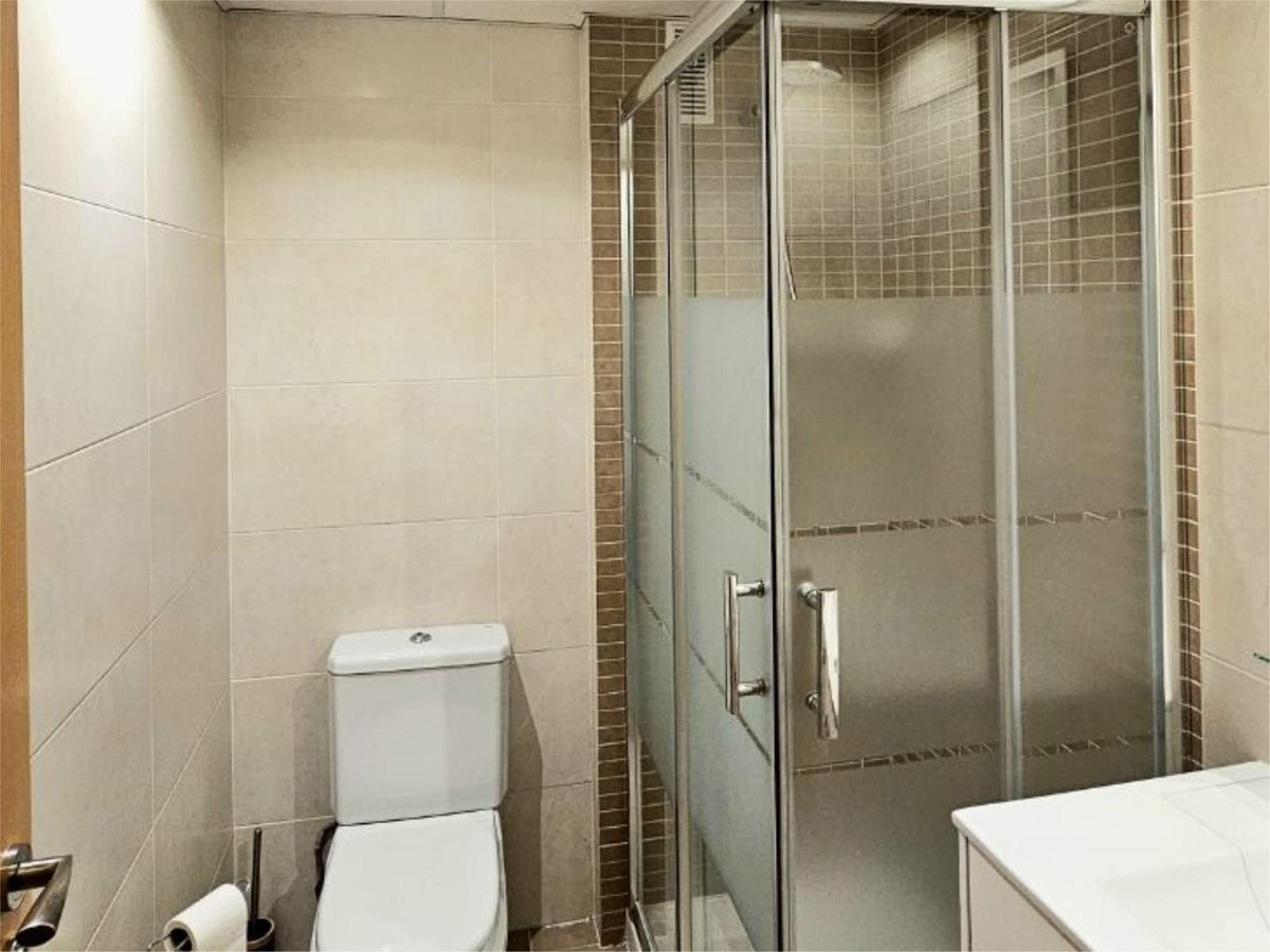 Se vende Apartamento Planta Media de 3 dormitorios en Costa Del Sol, Málaga, España