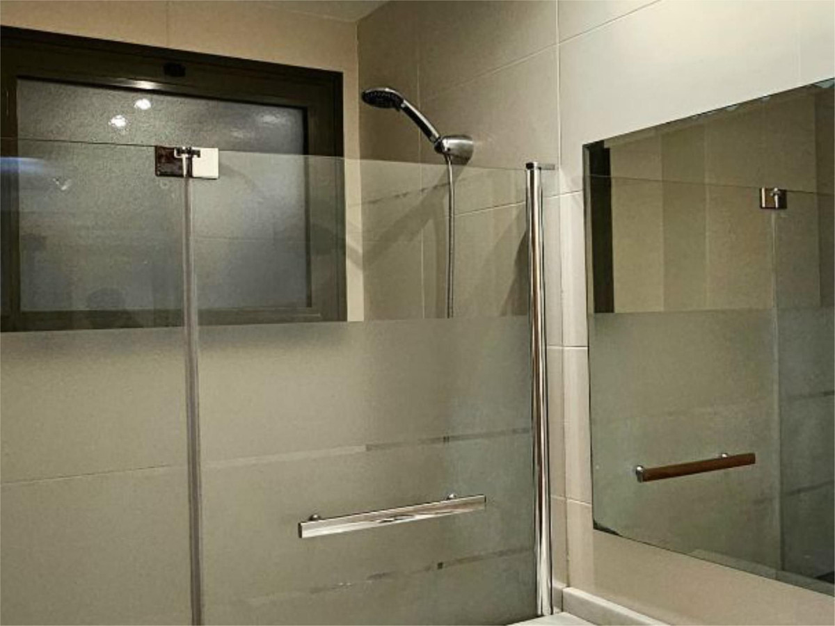 Se vende Apartamento Planta Media de 3 dormitorios en Costa Del Sol, Málaga, España