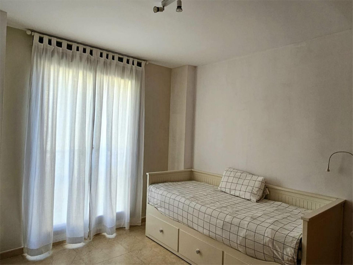 Se vende Apartamento Planta Media de 3 dormitorios en Costa Del Sol, Málaga, España
