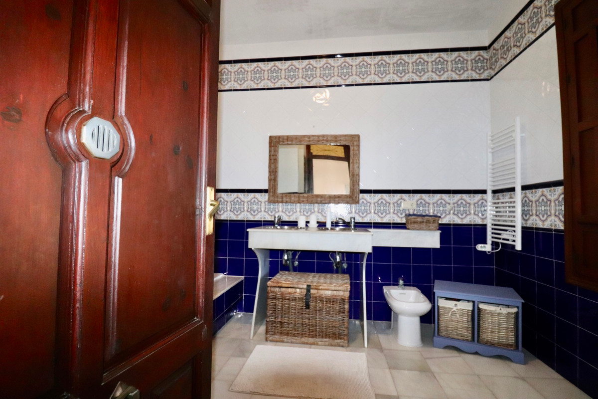 Se vende Villa - Chalet de 6 dormitorios en Costa Blanca, Alicante, España