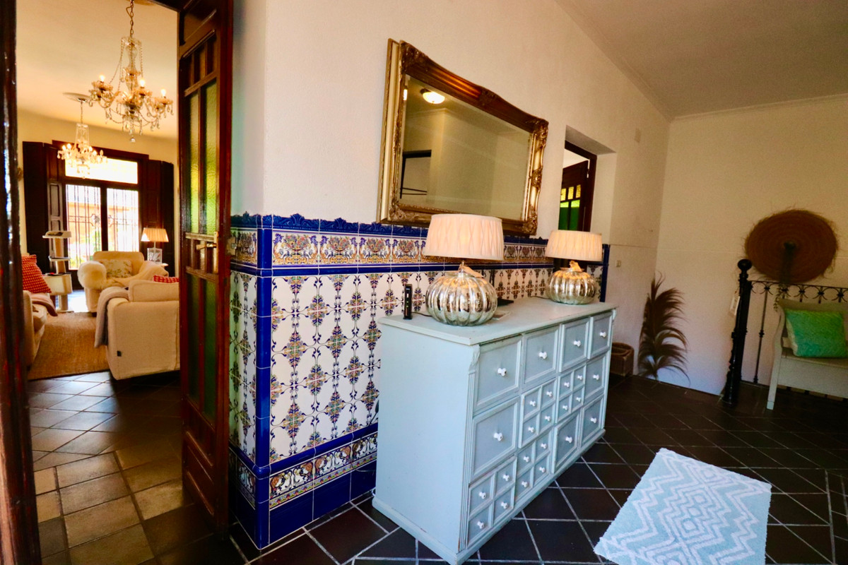 Se vende Villa - Chalet de 6 dormitorios en Costa Blanca, Alicante, España